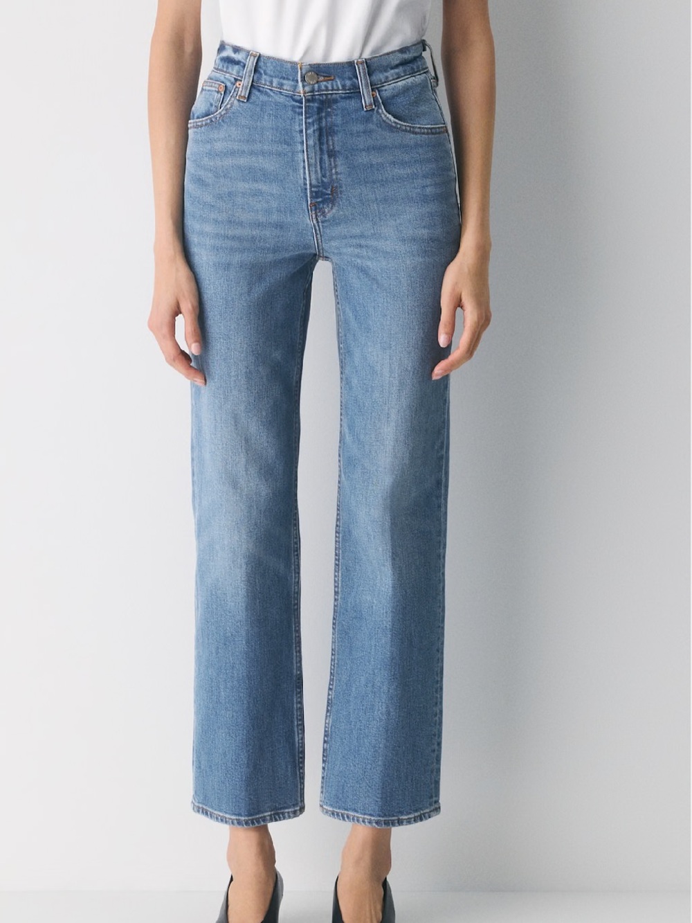 Aritzia High-Rise Straight Jeans in Faded Blue